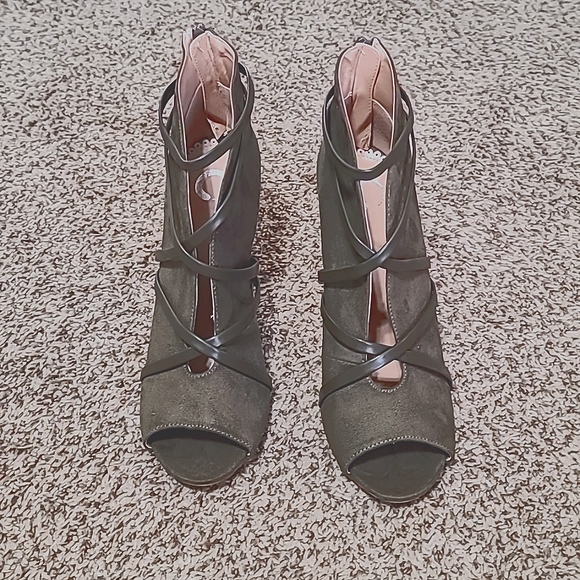 Journee Samara High Heel Ankle Boots - Picture 4 of 7